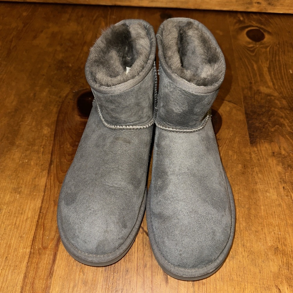 UGG Classic Mini Genuine Shearling Lined Boot Womens Size 7 Gray